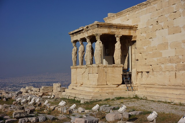acropolis_kariatides ​Image by AndyGarcia from Pixabay ​