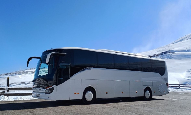 ενοικίαση λεωφορείων με οδηγό στις καλύτερες τιμές στην Αθήνα CDL TOUR